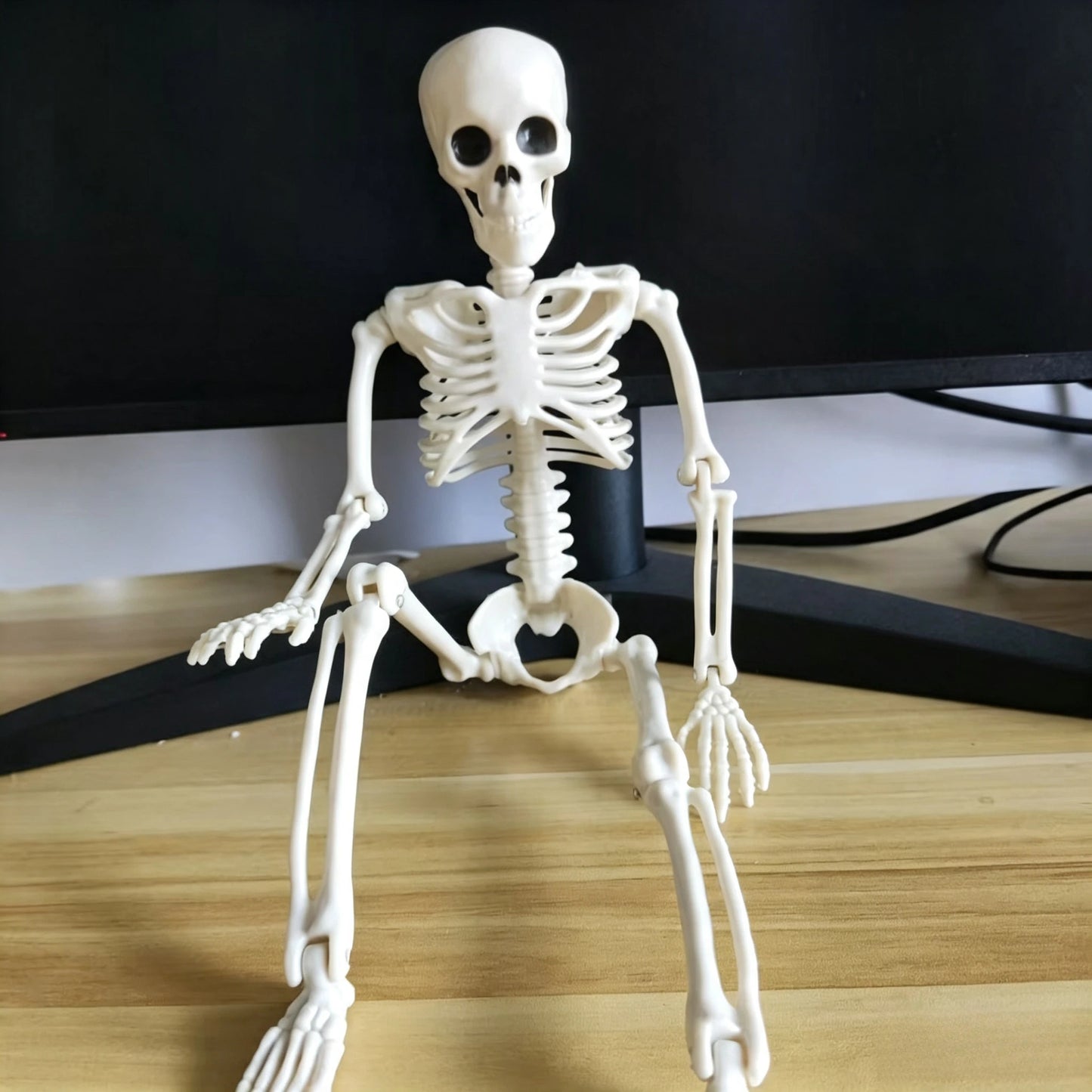 Skelett 90cm Halloween Dekoration – Realistisches Kunststoff Human Skeleton für Horror Party