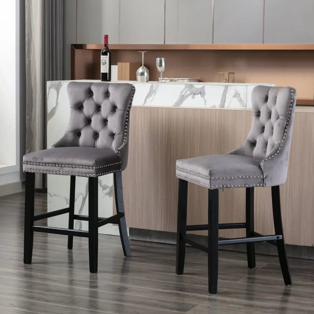Moderne Samt Barhocker 2er Set mit Nietendekor – Elegante Tresenstühle aus Massivholz